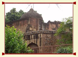 Chauburji Masjid