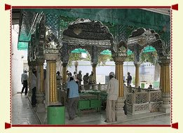 Dargah Qutub Sahib